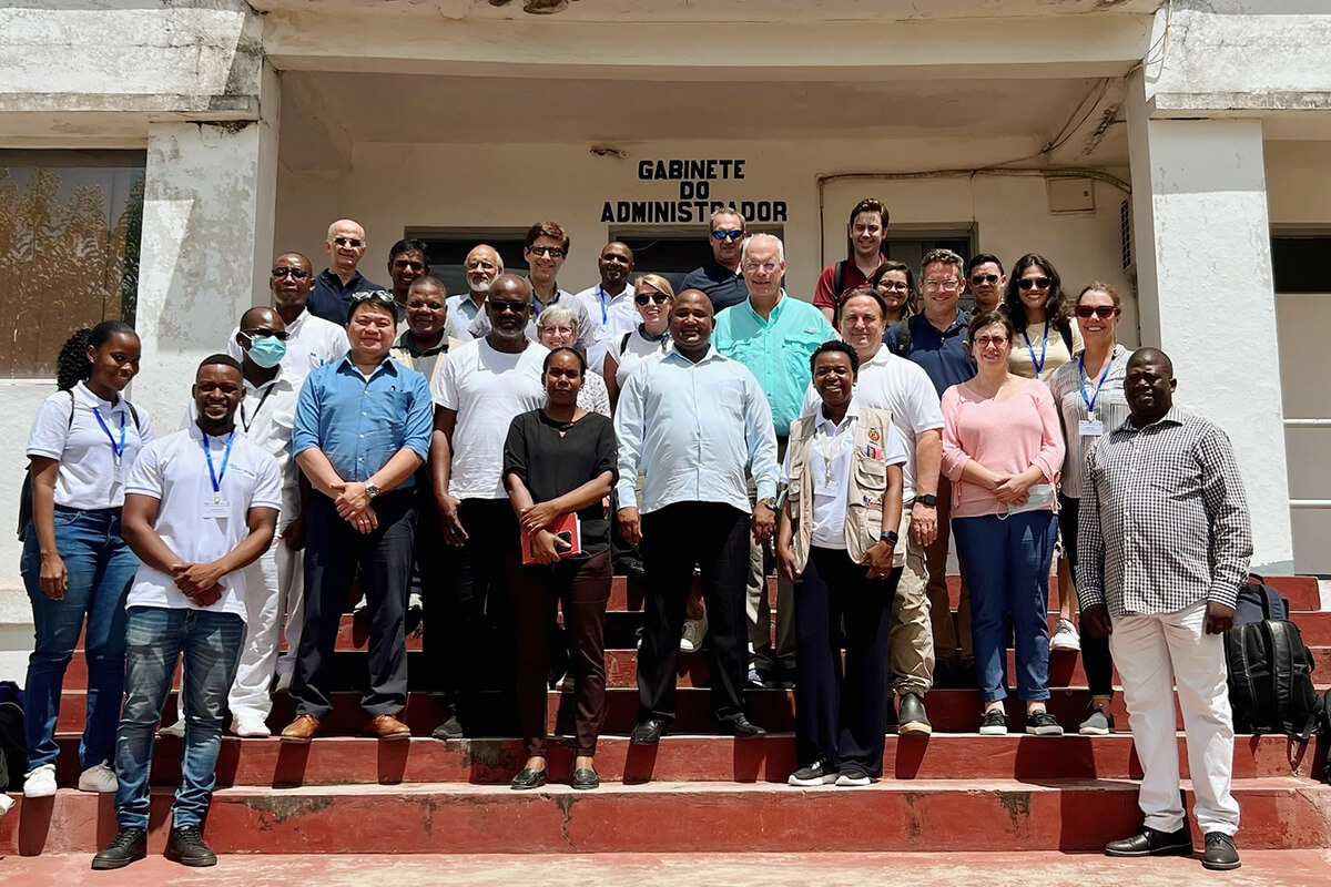 Breakthrough T1D and Global Partners in front of a funded health clinic in Mozambique, Africa.