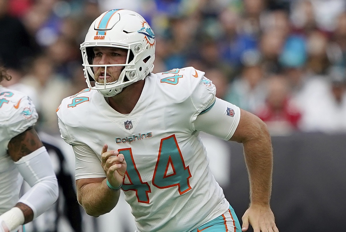 NFL Miami Dolphins and Breakthrough T1D Ambassador Blake Ferguson Snaps Hard for Cures!